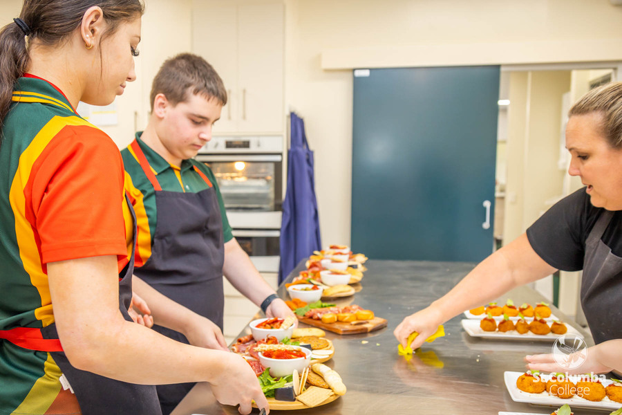 Year10CateringLunch_WM_006