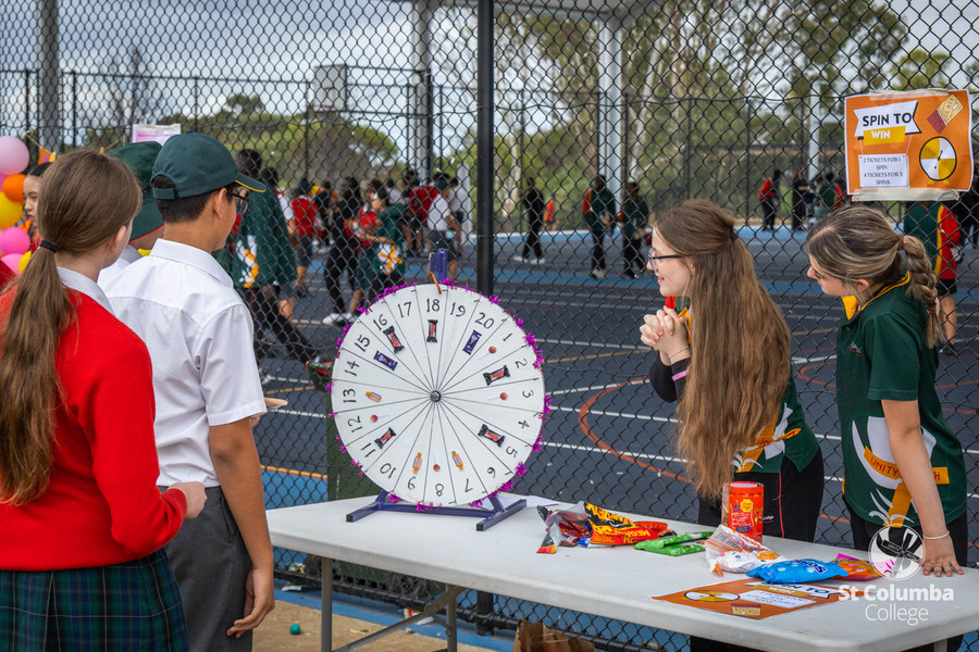 Year11_LunchtimeCarnival_edits_WM_015